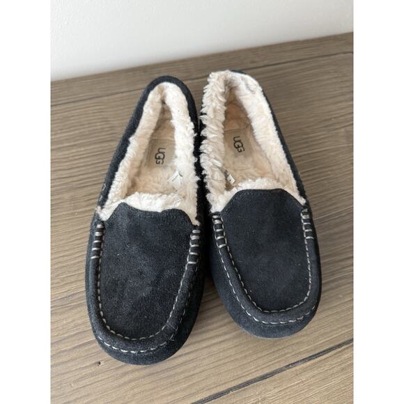 UGG Women's Ansley Black Water Resistant Suede Slipper Black Fur Lining Size 7 - Picture 1 of 8